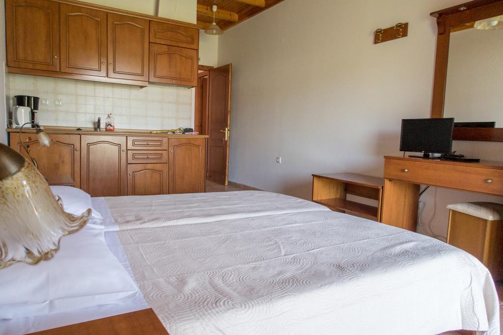 Maria Apartments Agios Georgios Pagon Ngoại thất bức ảnh
