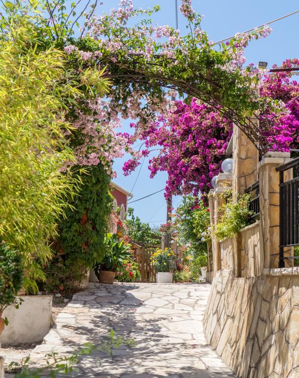 Maria Apartments Agios Georgios Pagon Ngoại thất bức ảnh